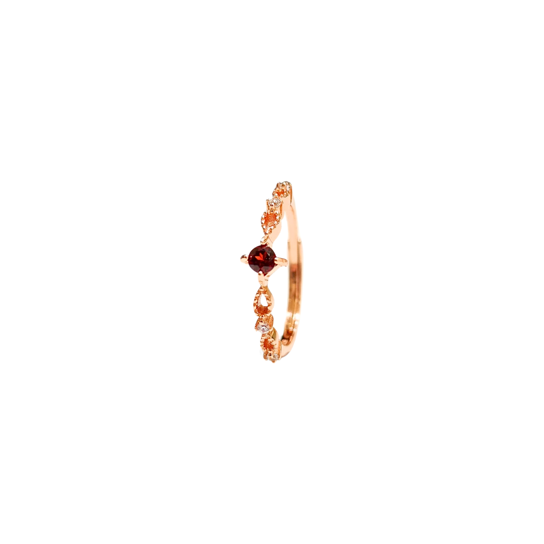 Lucky Clover garnet four-leaf clover ring