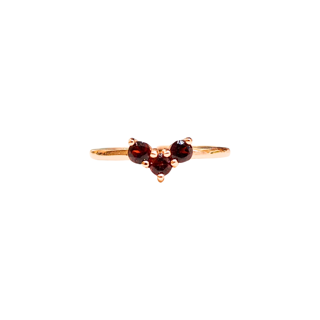 Lucky Clover garnet four-leaf clover ring