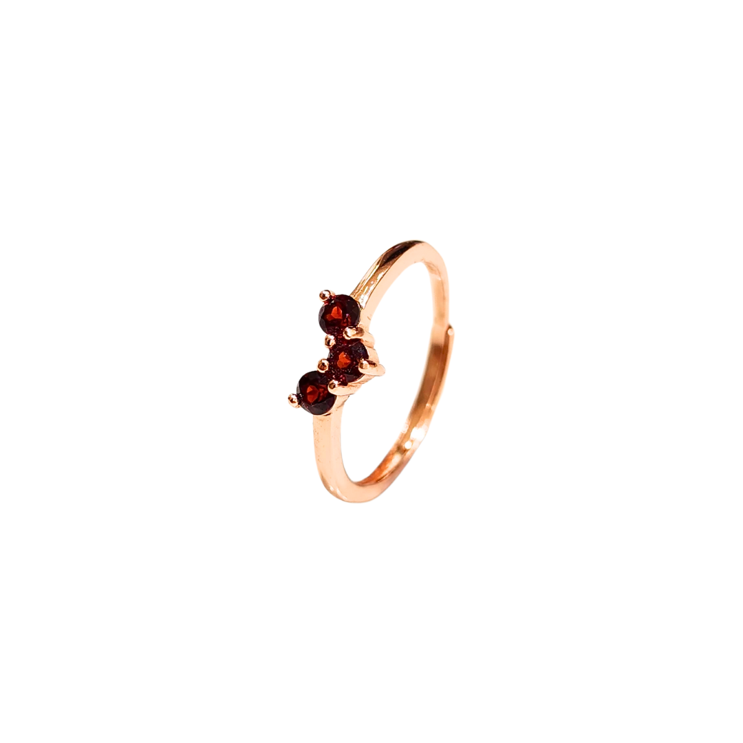 Lucky Clover garnet four-leaf clover ring