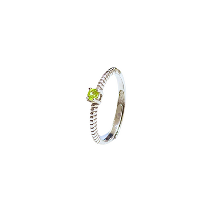 Lucky Clover peridot four-leaf clover ring