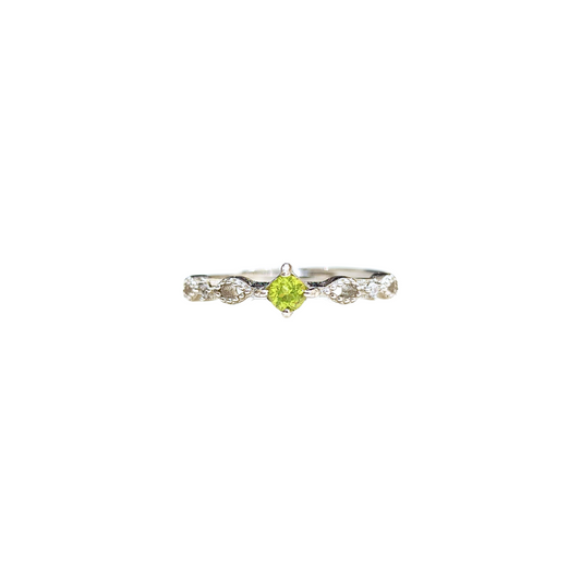 Lucky Clover peridot four-leaf clover ring