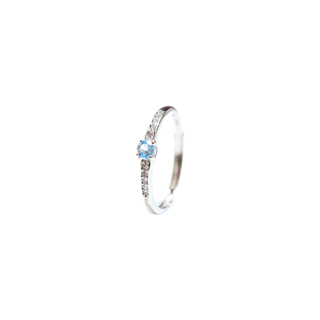 Lucky Clover sky blue topaz four-leaf clover ring