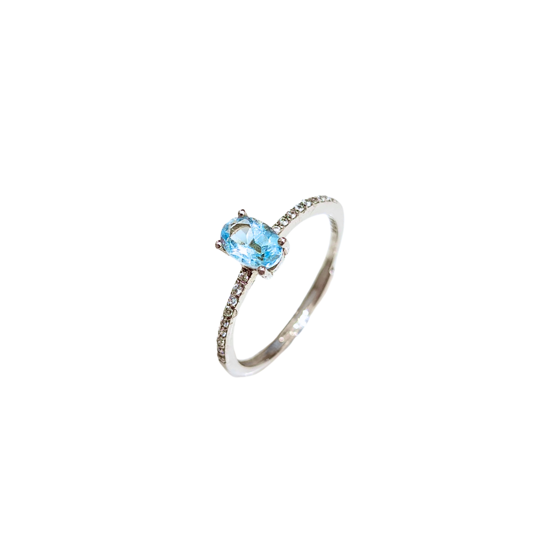 Lucky Clover sky blue topaz four-leaf clover ring